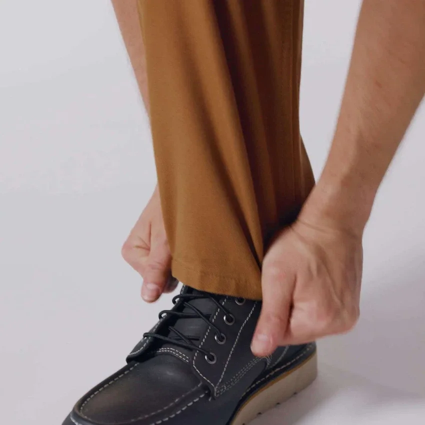 Carhartt B11 herenwerkbroek van gewassen duck, los en recht model