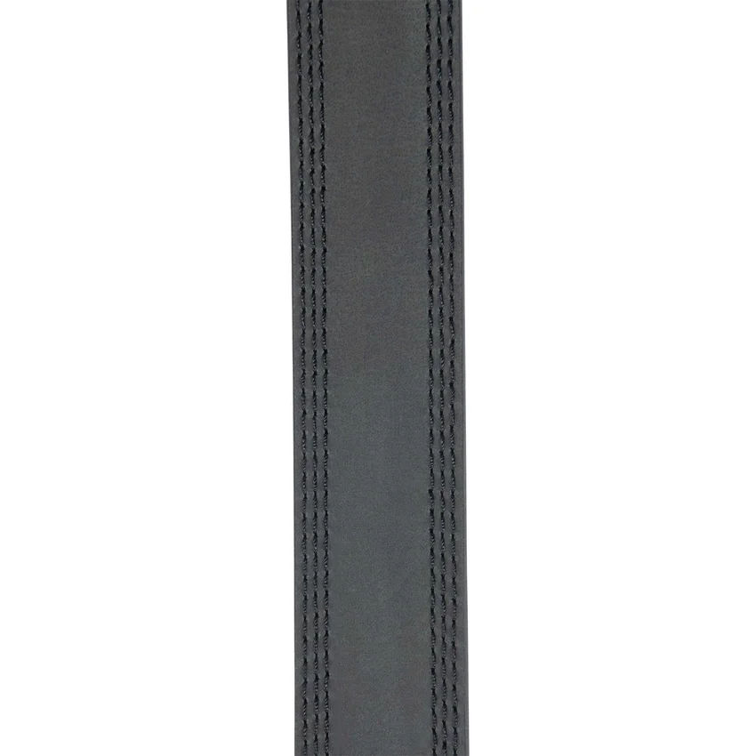 Leren riem met drievoudige stiksels