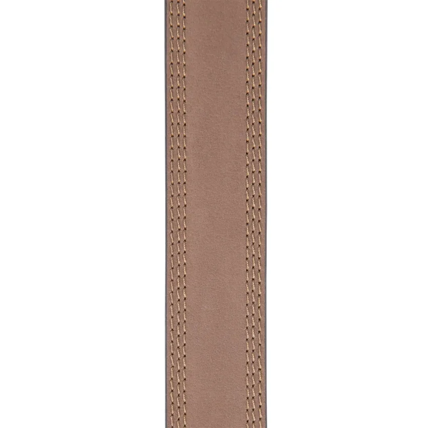 Leren riem met drievoudige stiksels