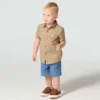 Tweedelige set voor jongens met bedrukt overhemd met korte armstukken en canvas short (peuters)
