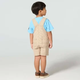 Tweedelige set voor jongens met T-shirt met korte armstukken en bruine gestreepte shortall (peuter)