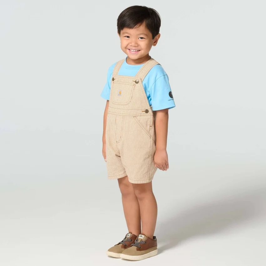 Tweedelige set voor jongens met T-shirt met korte armstukken en bruine gestreepte shortall (peuter)